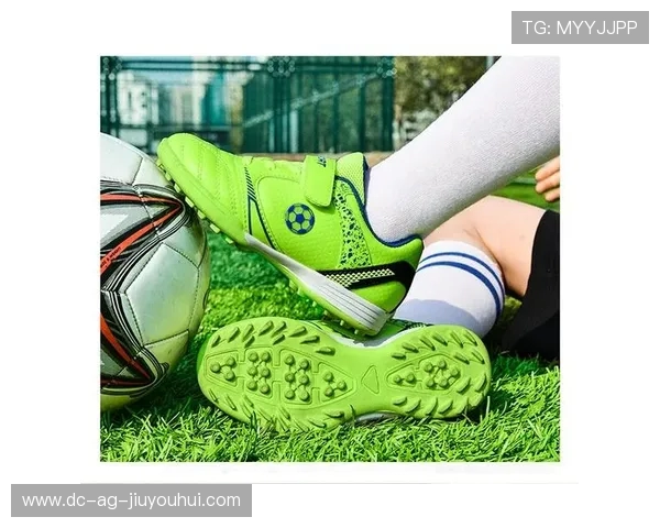 儿童足球高端款精致设计高性能体验适合各年龄段小球员提升运动技能